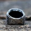 Cluster ringen unieke hobbels vierkant voor mannen en vrouwen vintage roestvrijstalen punk fietsring zware metaal gotische sieraden hele281L