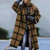 女性ロングウールのジャケットファッショントレンドカラーブロック緩い干潟印刷アウターウェアデザイナー冬の女性特大のラペルシャツコート