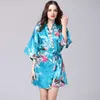 Silk Satin Bröllop Brud Bridesmaid Robe Blommig Badrock Kort Kimono Night Bath Fashion Dressing Gown for Women 210518