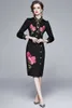 Höst Vinterbanan Högkvalitativ Vintage Floral Broderad Dres Elegant O-Neck Långärmad Slim Party Dresses 210531