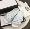 Designertofflor Sommarmode Män Beach Flip Flops 100% Läder Dam Dam Skor Platt Dam Tofflor Stor storlek 35-45 med box dammpåse