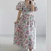 Korejpaa Femmes Robe Coréenne Chic Été Doux Élégant Imprimé Fleurs Col En V Sangle Taille Longue Bulle Manches Robe Femme 210526