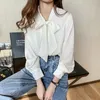 Koreaanse tops boog satijn chiffon blouse vrouwen lente mode losse lange mouwen shirt wit blauw kantoor dame kleding 10691 210417