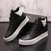 High-top Fashion Men Business Scarpe da sposa Designer di lusso Tennis Stivali in pelle maschile traspiranti bianchi Scarpe da ginnastica Skateboard Trend Tides Walking Sneakers