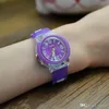女性の発光カラーLEDウォッチハラジュックファッションの動向カップルゼリー透明シリコーンガールチャイルドギフト腕時計