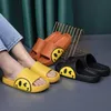 2022 New Women 's Summer Slippers 커플 귀여운 미소 샌들 남성 비 슬립 두꺼운 바닥 에바 홈 신발