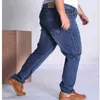 Svart jeans män blå stor stor plus storlek 48 50 52 150 kg mens jean elastisk hög midja man lös rakt denim byxor byxor 211120