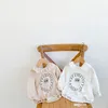 Мальчик девочек мультфильм ползунки ins spring / осень 2021 младенца кружева капюшон с длинным рукавом комбинезон милый новорожденный повседневная подъем костюм младенческие костюмы S1535
