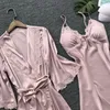 Sleepwear feminino Bordado Floral Bathrobe Set Mulheres 2 Pcs Gelo Silk V Neck Verão Primavera Senhoras Pijamas Terno Sólido Sólido Para Fêmea