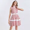 Twotwinstyle hit color mini klänning för kvinnor turtleneck ärmlös hög midja eleganta klänningar kvinnlig sommar mode kläder 210517