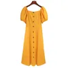 PEUT-ÊTRE U Casual Jaune Slash Neck Puff Manches Courtes Bouton Longueur Au Genou Solide Robe Vintage D0787 210529