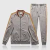 Mężczyzna Projektantów Ubrania 2021 Męskie Dres Downi Kurtka Kapturem lub Spodnie Mężczyźni S Odzież Sport Bluzy Bluzy Pary Garnitur Rozmiar M-3XL
