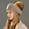 Winter Female Beret Women Hat 15cm Raccoon Raccoon Fur Pompom Beret Wool Cashmere Natural Fur Ball Women Beret Cap for Women 220312