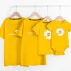 Family Look Matching Outfits T-shirt Clothes Mother Father Son Daughter Kids Baby Short Sleeves Cute Printing 210429