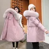 Flower Jie Plus Size Daunenjacke aus Baumwolle für Damen, Winter, lässig, warm, schwarz, rosa, langer Parka, schlanke Kapuze, Pelz, Damen, gepolsterter Mantel 211130