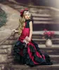 Härlig 2021 blomma tjejer klänningar för bröllop ruffles hi lo röd och svart satin spets barn formell slitage hög krage tjej pegelt klänning