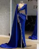Seksowne Royal Blue Suknie Wieczorowe Z Frezowaniem Długie Rękawy Wysokiej szyi Suknie Satin Side Split Party Dress Dla Kobiet