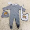 Conjunto de ropa de diseñador para bebé recién nacido, pelele con estampado de oso para bebé, mono para niña, baberos y gorra, conjunto de 0 a 18 meses