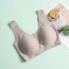 Soutiens-gorge sans armatures pour femmes Doublure en soie Vêtements de tous les jours Soutien-gorge rembourré 3D Sous-vêtements de yoga noirs