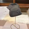 Projektant mody czapka z dzianiny projektanci czapka czapka męskie dopasowane czapki Unisex kaszmirowe litery Casual czapki z czaszkami Outdoor Luxury