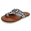 Tofflor Leopardtryckta Damflip Flops Mode Casual Ring Tåkilar Sandaler Sommar Retro Läder Platta Strandskor Kvinna