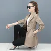 معاطف الخندق النسائية 2022 طول الرياح الأوسط من Women Women Spring Autumn Button Coat Female Solid Twert Twwllar Slim Overcoat بالإضافة إلى الحجم