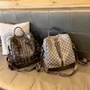 Ryggsäck kvinna väska 2021 ny trendig koreansk stil stor kapacitet resa backpack schoolbag mode trendig en-axel stor väska