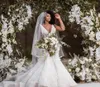 Plus Size Syrenka Suknia Ślubna Głęboka V Neck Krótki Rękaw Suknie Ślubne Szaty De Mariée 3D Kwiatowe aplikacje Bride Sukienki