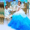 2021白と青のColoful Tier Flower Girls Dresses Puffy Tule Rufflesスカート子供の誕生日パーティーガウン羽毛の子供たちがドレス