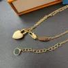 20 21 Fashions Women039s Pendant Necklaces Metal Necklace Fashion Letters Diamond Women Jewelry Gift Couple whole5445816