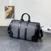 Designer Seesäcke Luxus Männer Frauen Frauen Reisetaschen Briefdruck Lederhandtaschen Große Kapazität Reisetasche Handgepäck248N