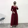 Casual Dresses Korea 2021 Spring Solid Färg O-Neck Lång Klänning Kvinnor Vintage Lös Stor Storlek Pullover Pläterad FZ0496