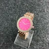 Fashion M Design Brand Luxury Klockor Kvinnors Tjej Crystal Ring Rostfritt Stål Band Quartz Wrist Causal Watch