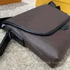 Męskie Messenger Bag Projektant Crossbody Magnetic M45557 Bags Prezent Wysokiej jakości Trip Business Business Tortes School Fashio278t