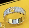 Lyx Kvinnor Designer Ring Jewerly Mode Casual Par Högkvalitativt Märke F Klassiskt Guld Silver Bokstäver Herr Diamantringar För Laides