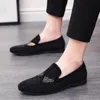 2022 Högkvalitativa män Bröllopskor Nubuck Leather Rhinestone Casual Prom Quinceanera Loafers Flat Footwear