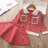 Conjuntos de ropa para niñas 2 piezas Trajes de punto Trajes de bebé Otoño Invierno Estilo de Inglaterra Suéter Camisa Falda para niños 1-7T G220310