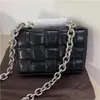 sacs de créateurs de luxe en cuir dames oreiller petit sac carré mode métal chaîne épaisse tressé sac à main en diagonale