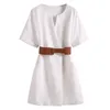 Mode d'été Station européenne Robe pour femmes Vent Simple Manches courtes Tempérament à col en V avec ceinture 210506