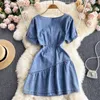 Chic Hollow Out Vita Denim Dress Donna Coreano Moda Estate Manica corta Colletto quadrato A-line Jeans Vestidos 210603