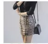 春のエレガントな女性のスカートセット女性黒のVネックTシャツ+ボディコンミニスカートセクシーなクラブツーピース婦人服210518