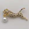 Plaque entière léopard 10 MM coquille blanche perle broche écharpe Clips épingle à poitrine pendentif