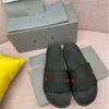 Wysokiej Jakości Luksusowe kapcie Męskie Damskie Designer Slajdy Klasyczne Kryte Sandały Zjeżdżalnia Lato Moda Rozmierzająca Pantufel Sandalii Outdoor Wide Flat Flip Flip Flops Sandal