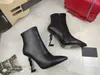 Mulheres Luxurys Designers Botas de Tornozelo Alto Booty Salto Fino Chunky Pônei Dedos Pontudos De Couro De Veludo Moda Inverno 1203