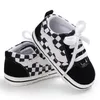 Baby Crib Buty nowonarodzone dziecko miękkie podele buty przeciw wsuwaniu płócienne trenerzy sneaker