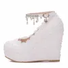 Kleiderschuhe Party Keile Hochzeit Braut süßer weißer Blumenspitze Perle Plattform Pumpe Braut High Heels Brautjungfer5599406