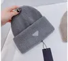 Presente Beanie Gift Chapéu Cachecol Bonnet Atacado Chapéu Designer Beanie Hat Qualidade Moda Cashmere Malha Cap Homens Mulheres Snapback Caps Máscara Equipada U S