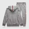 2022 Mens Tracksuit Fashion Pullovers T-shirt Classic Trend Shorts Sportkläder Outfits Designer Round Neck Svart och Vit Man Kvinnor Sväska Svettdrag