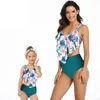 Família de verão que corresponde maiô 2 pcs sets ruffles biquini floral cintura alta triângulo calças mãe filha E243 210610