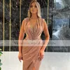 Dusty Różowy Prom Dress Mermaid Split Bez Rękawów Afryki Girl Suknia Koraliki Kryształowa Szata De Soiree